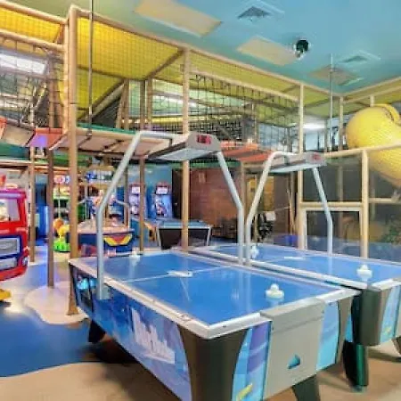 New - 4 Bed Regal Palms Resort